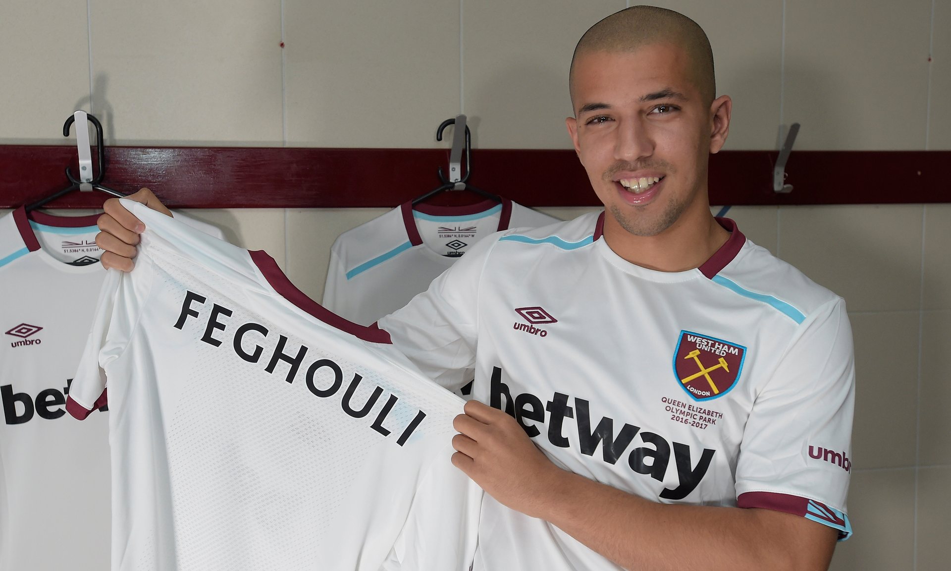 Algerian winger Feghouli signs for West Ham on a three-year deal