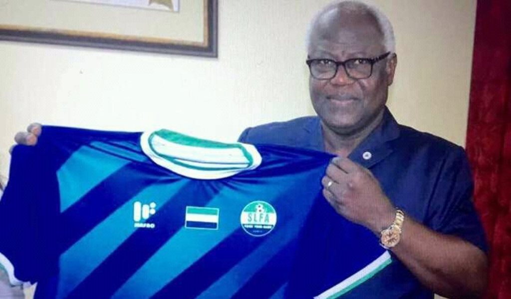 President Koroma gives his blessings to Leone Stars new jersey