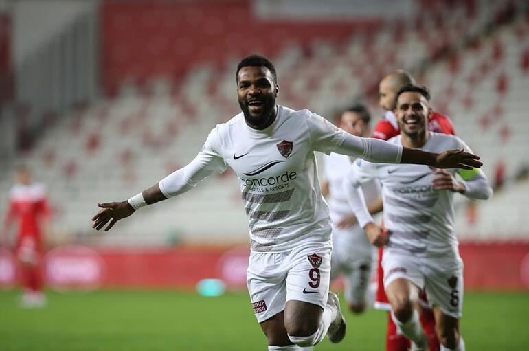 Gabon’s striker Aaron Boupendza takes Hatayspor’s tally to nine