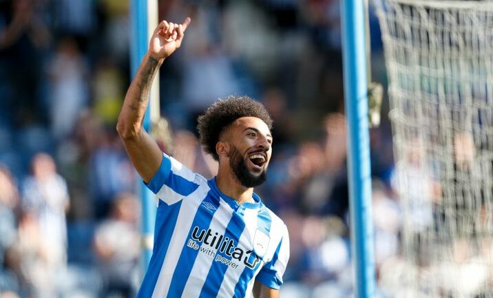 Creative Sorba Thomas nets as Huddersfield ease past Reading