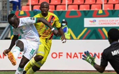 Last-gasp Mane penalty gives Senegal victory over brave Zimbabwe
