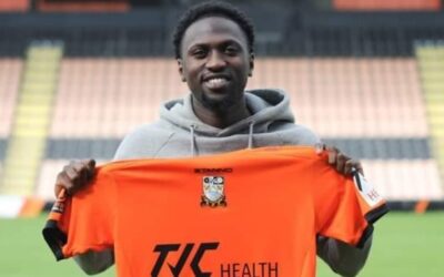 Attacker Idris Kanu pens Barnet deal