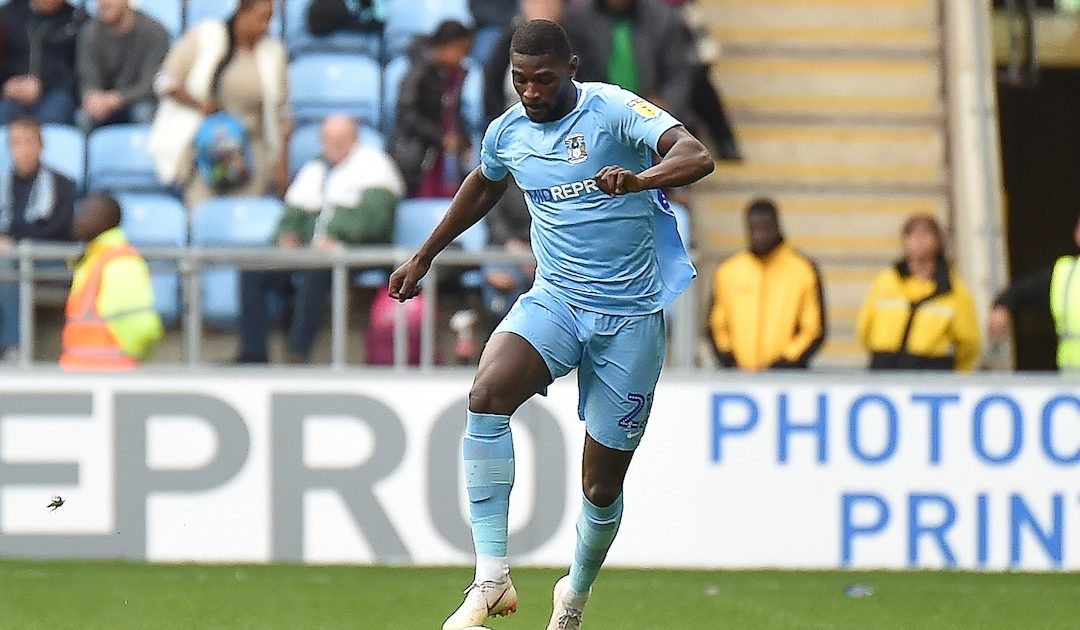 Striker Amadou Bakayoko pens Forest Green deal